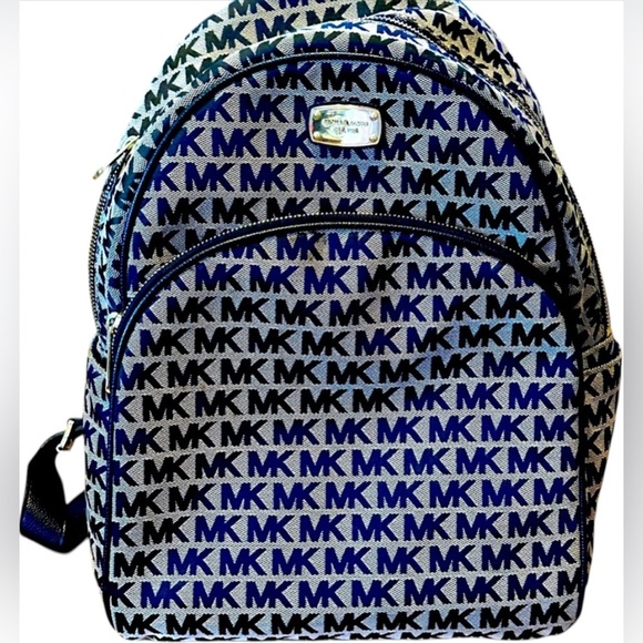 Michael Kors Black Jaquard Signature Canvas with Leather Straps Abbey Backpack - Picture 14 of 16